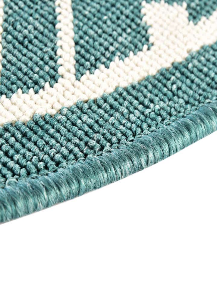 7' 10 x 10' Easy-Clean Trellis Indoor / Outdoor Oval Rug