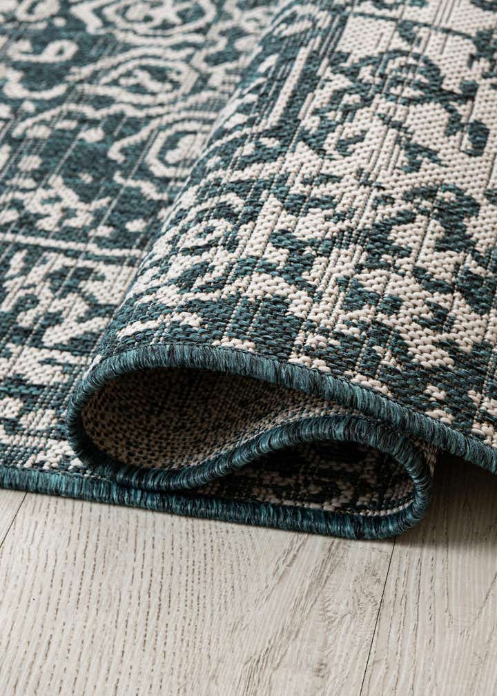2' x 3' Easy-Clean Jill Zarin Dubai Indoor / Outdoor Rug