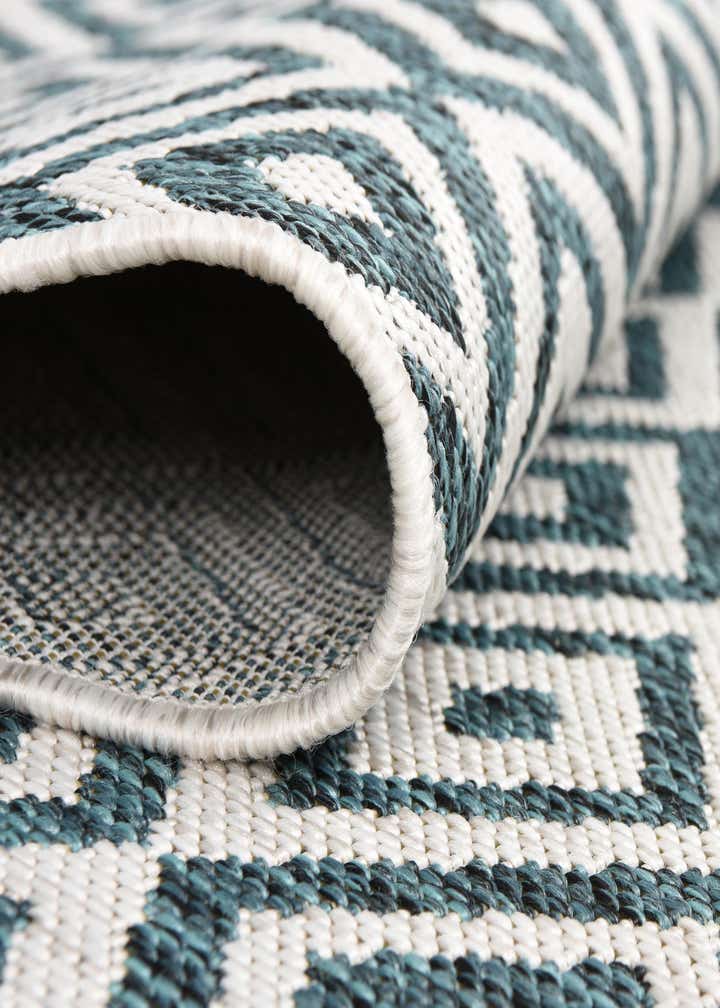 2' x 3' Easy-Clean Jill Zarin Costa Rica Indoor / Outdoor Rug
