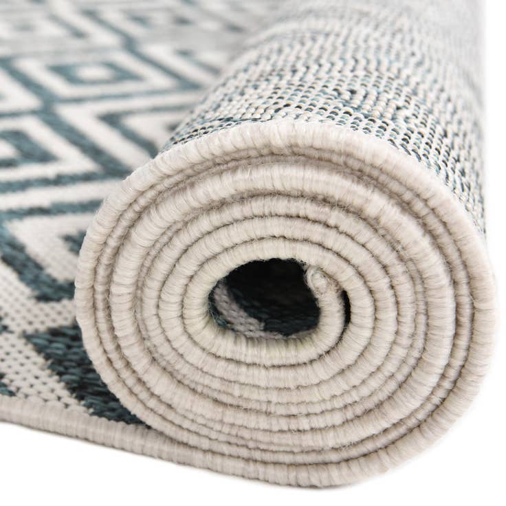 Detail image of 7' 10 x 10' Easy-Clean Jill Zarin Costa Rica Indoor / Outdoor Rug