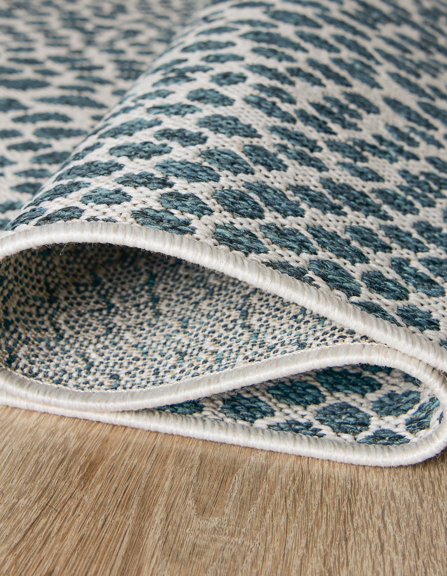 5' 3 x 8' Easy-Clean Jill Zarin Cape Town Indoor / Outdoor Rug