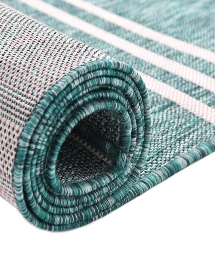 Detail image of 2' 2 x 3'  Washable Jill Zarin Indoor / Outdoor Rug