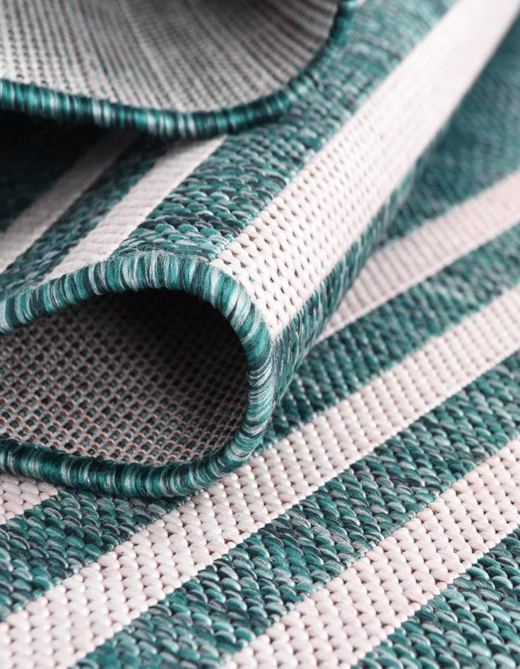 Detail image of 2' 2 x 3'  Washable Jill Zarin Indoor / Outdoor Rug