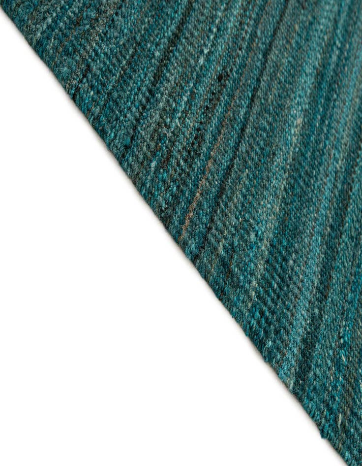 Detail image of 4' 11 x 6' 2  Hand Woven Kilim Modern Wool Rug