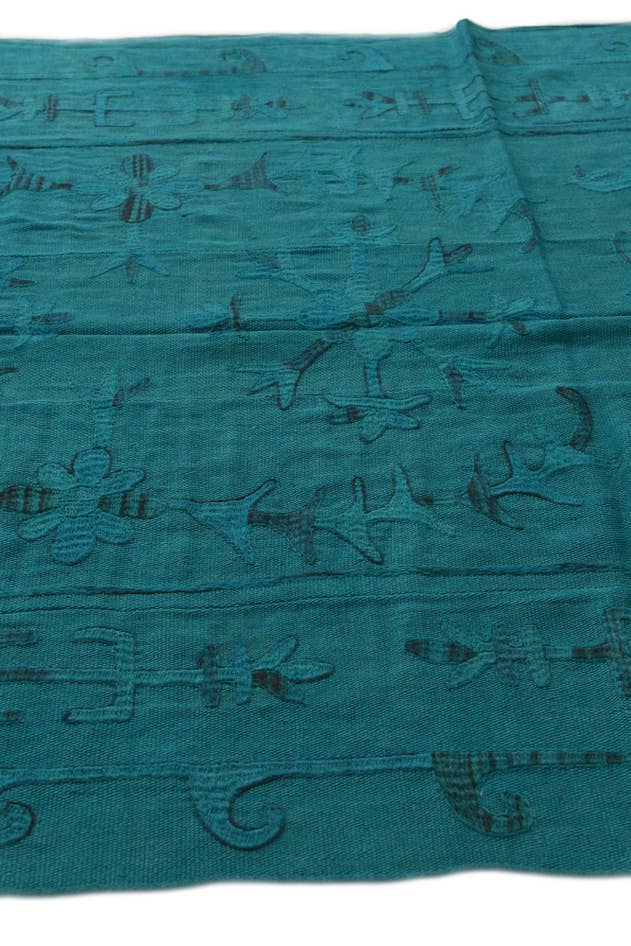 Detail image of 5' 4 x 7' 7 Hand Woven Kilim Suzani Wool Rug