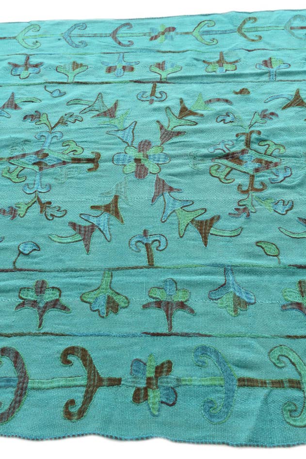 Detail image of 5' 8 x 7' 2 Hand Woven Kilim Suzani Wool Rug