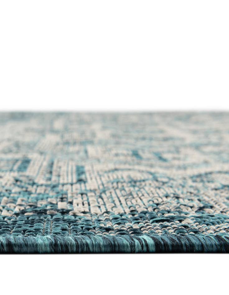 Detail image of 9' x 12' Easy-Clean Aztec Indoor / Outdoor Rug