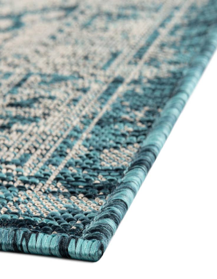 Detail image of 9' x 12' Easy-Clean Aztec Indoor / Outdoor Rug