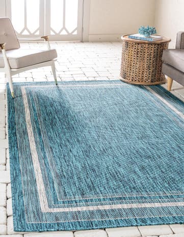 12' x 16' 1 Easy-Clean Border Indoor / Outdoor Rug