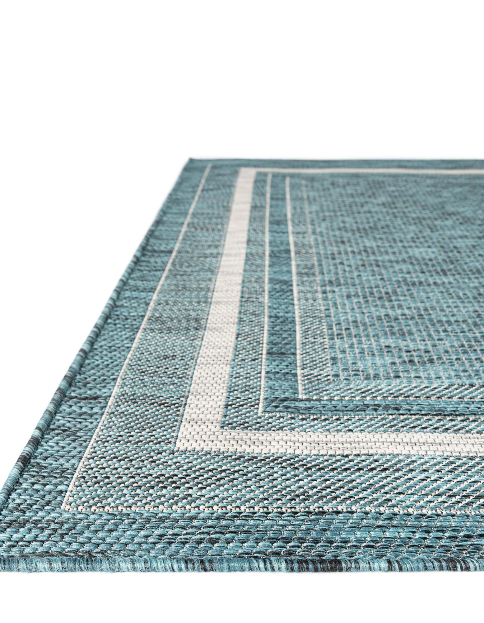 7' x 10' Easy-Clean Border Indoor / Outdoor Rug