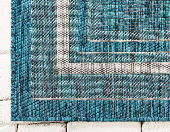 7' x 10' Easy-Clean Border Indoor / Outdoor Rug