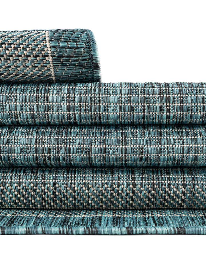 7' x 10' Easy-Clean Border Indoor / Outdoor Rug