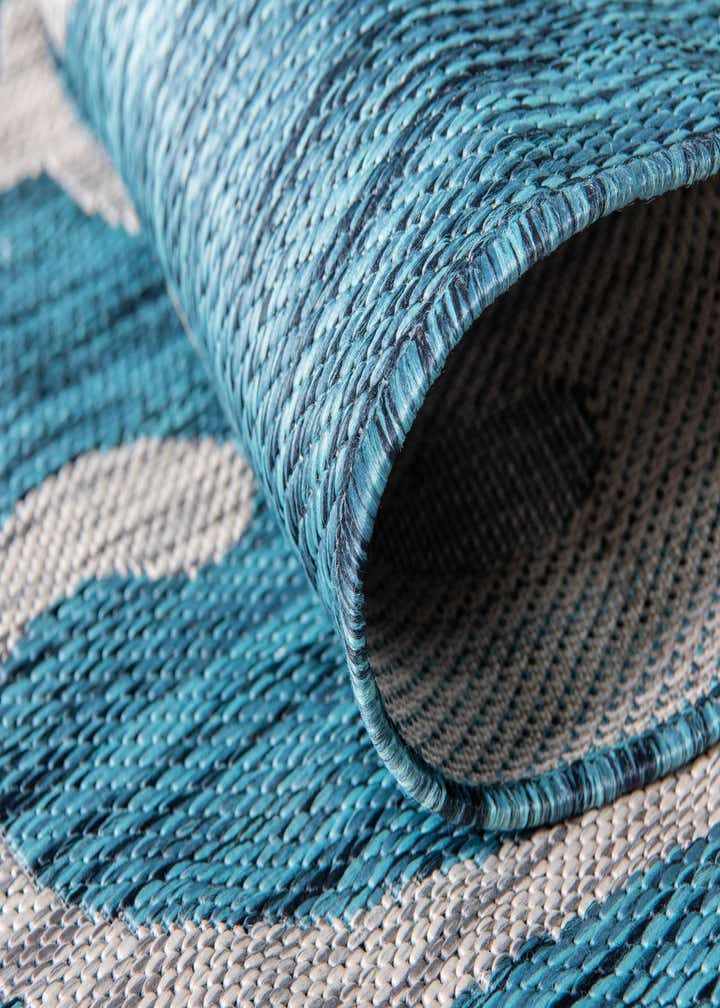 5' 3 x 8' Easy-Clean Botanical Indoor / Outdoor Rug