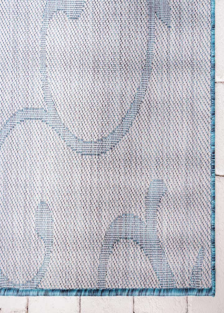 5' 3 x 8' Easy-Clean Botanical Indoor / Outdoor Rug