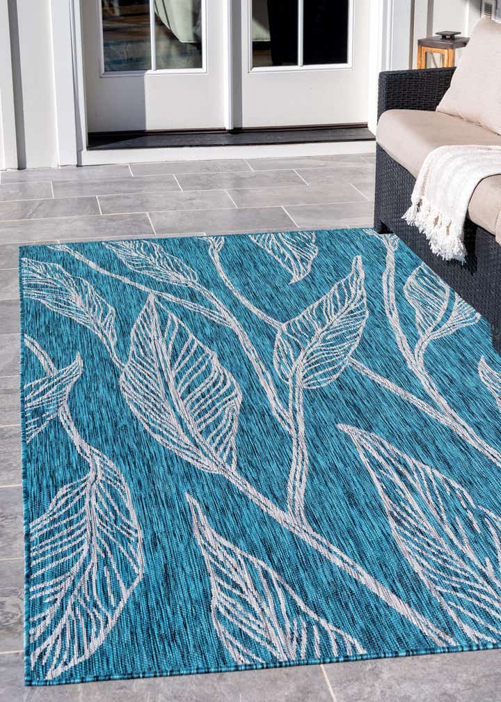 5' 3 x 8' Easy-Clean Botanical Indoor / Outdoor Rug