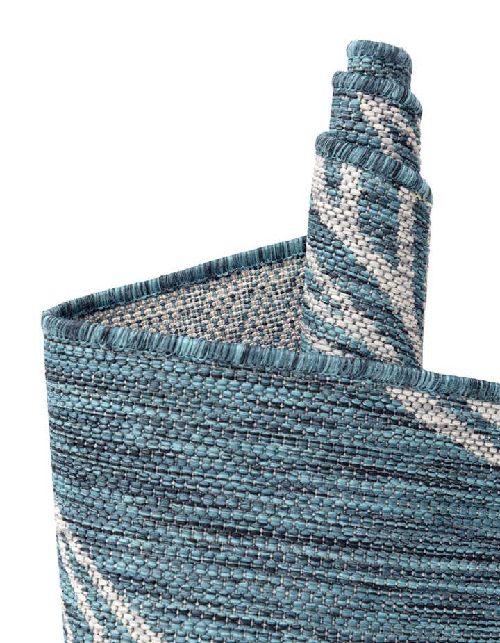 5' 3 x 8' Easy-Clean Botanical Indoor / Outdoor Rug