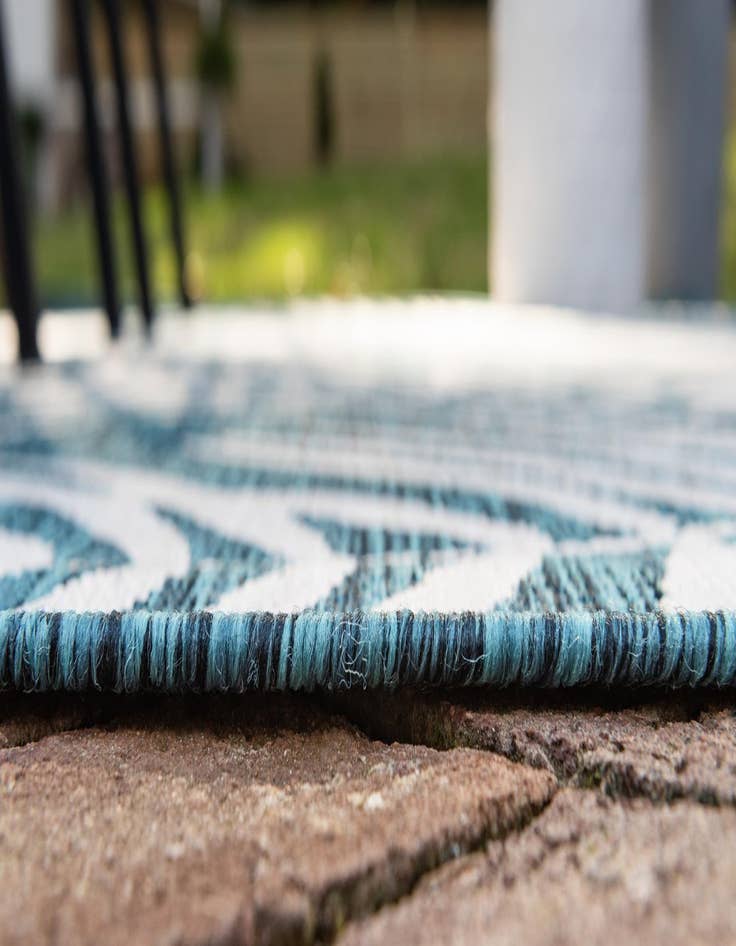 Detail image of 9' x 12'  Washable Botanical Indoor / Outdoor Rug