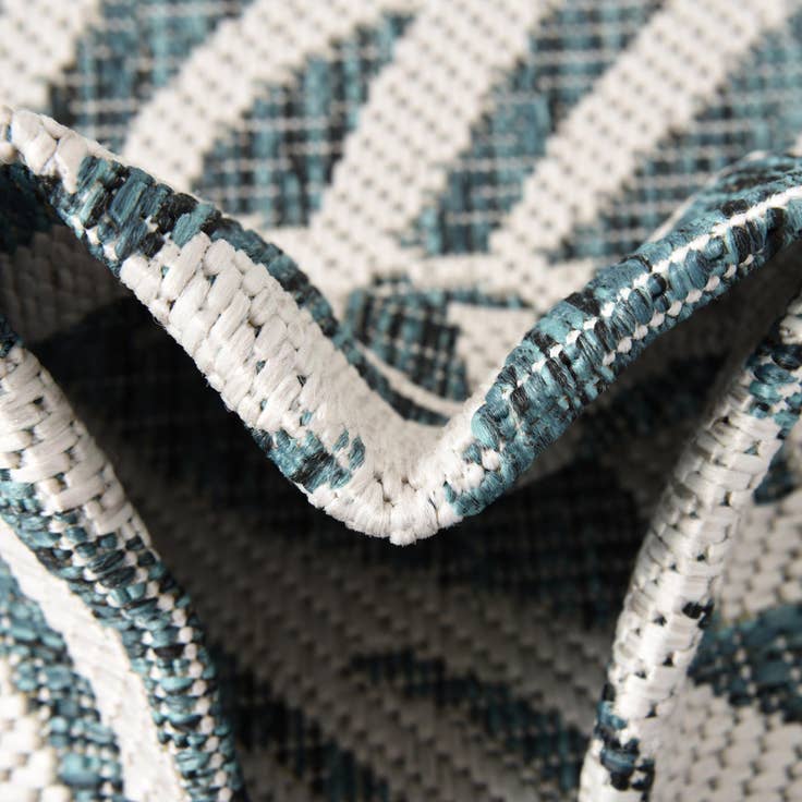 Detail image of 3' x 5' 3 Easy-Clean Botanical Indoor / Outdoor Rug