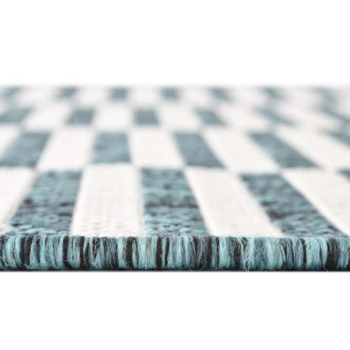 7' x 10' Easy-Clean Ribbon Indoor / Outdoor Rug