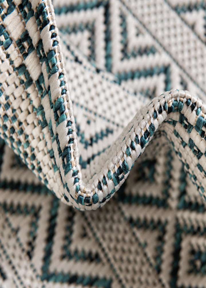 9' x 12' Easy-Clean Ribbon Indoor / Outdoor Rug