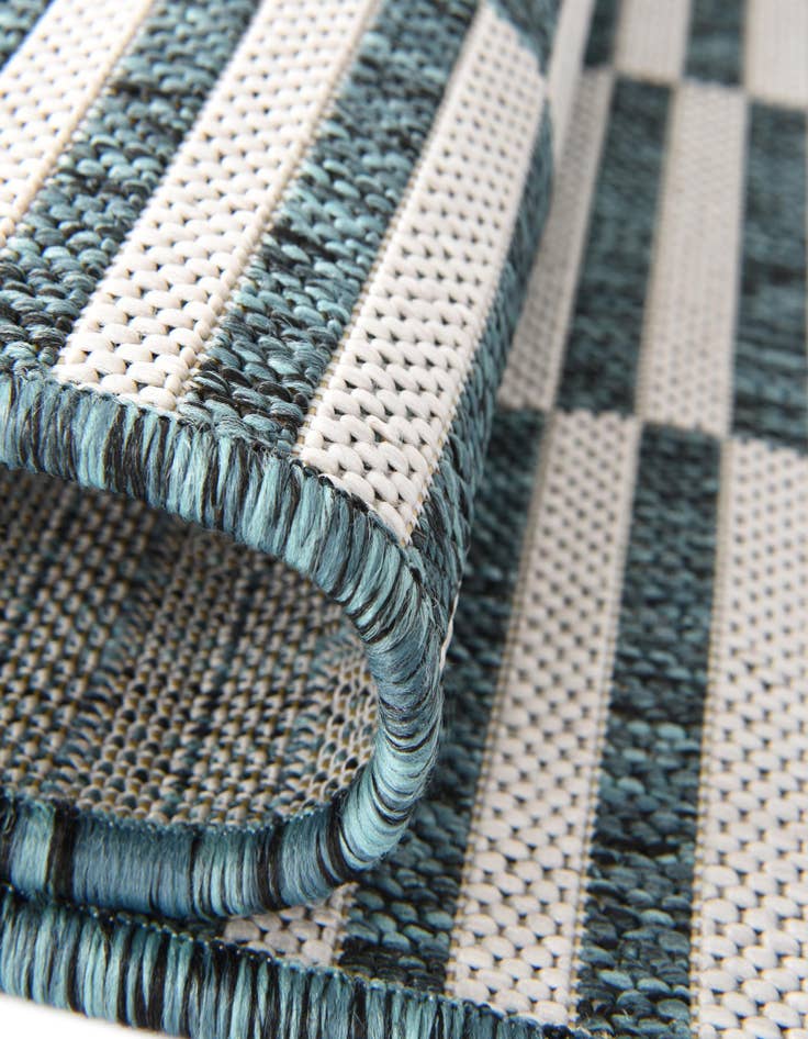 Detail image of 6' x 9' Easy-Clean Striped Indoor / Outdoor Rug
