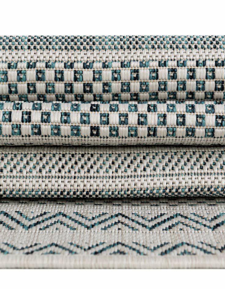 Detail image of 9' x 12' Easy-Clean Striped Indoor / Outdoor Rug