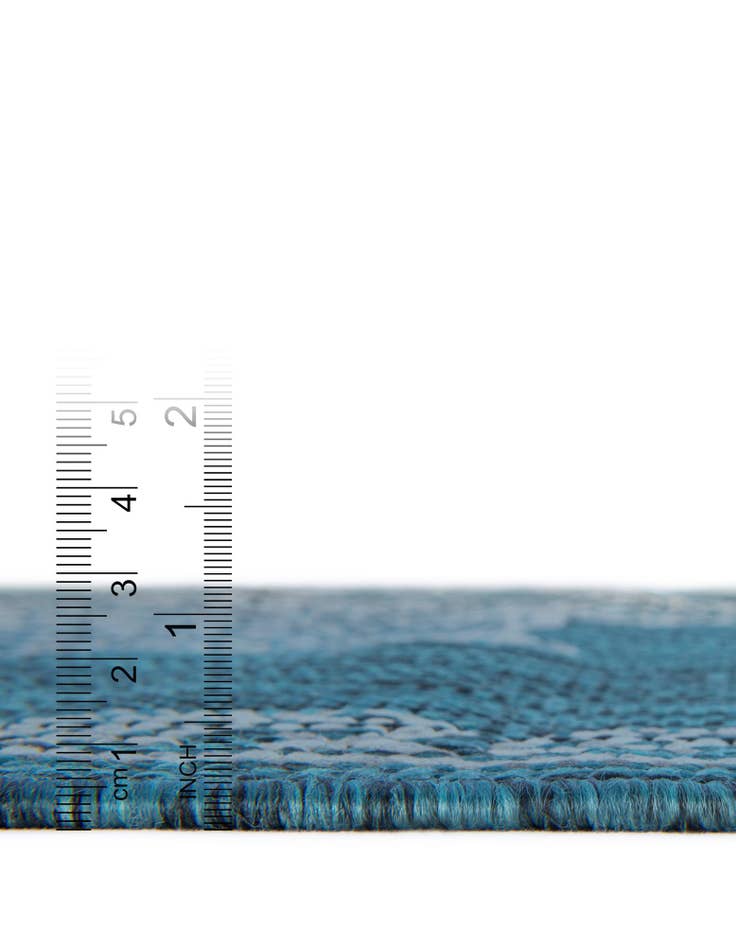 Detail image of 2' x 3'  Washable Traditional Indoor / Outdoor Rug