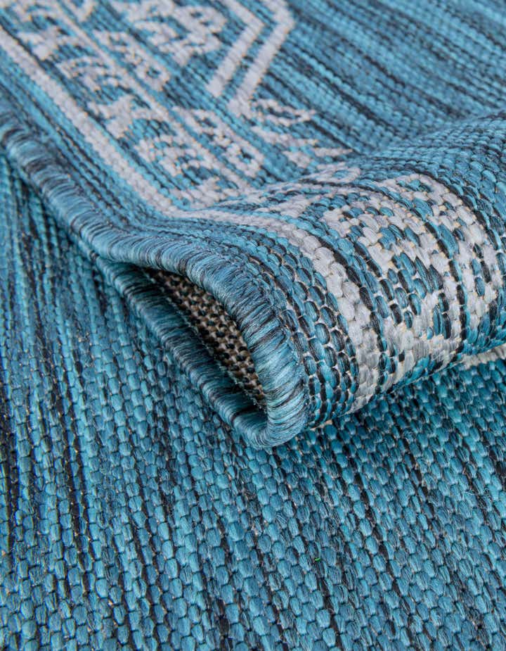 3' x 5' 3 Easy-Clean Traditional Indoor / Outdoor Rug