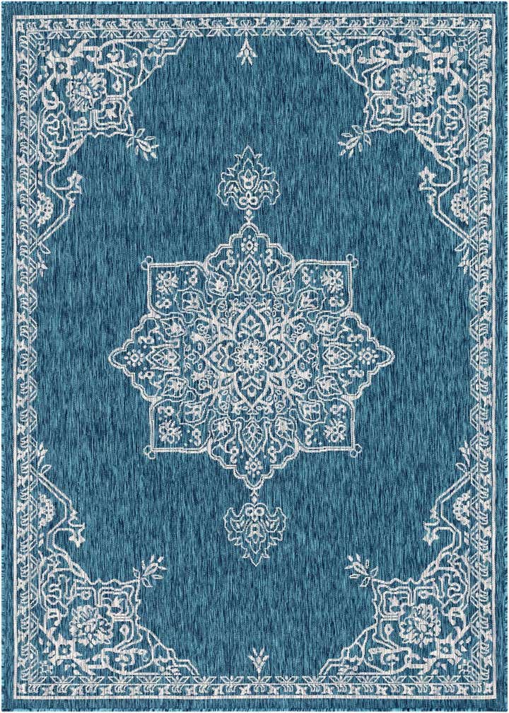 6' x 9' Easy-Clean Traditional Indoor / Outdoor Rug
