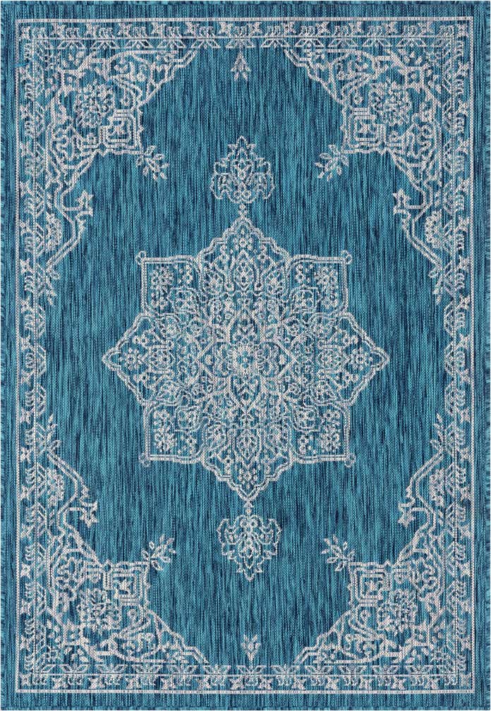 4' x 6' Easy-Clean Traditional Indoor / Outdoor Rug