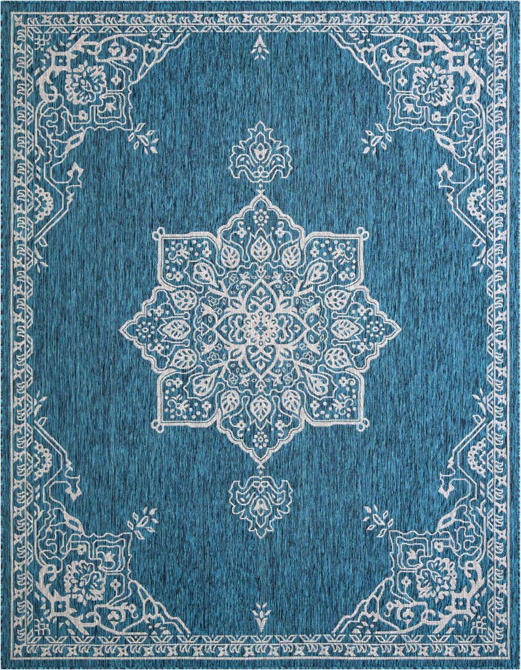 Detail image of 7' 10 x 10' Easy-Clean Traditional Indoor / Outdoor Rug