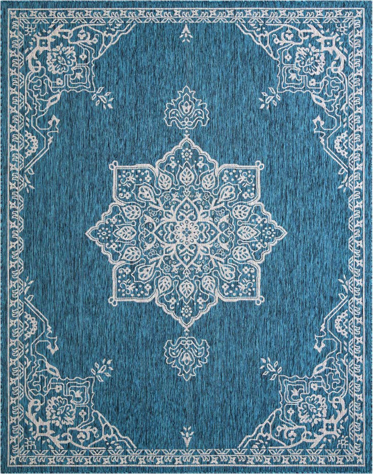 Detail image of 7' 10 x 10' Easy-Clean Traditional Indoor / Outdoor Rug
