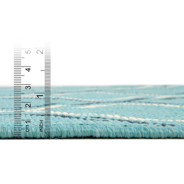 Detail image of 4' x 6' Easy-Clean Trellis Indoor / Outdoor Rug