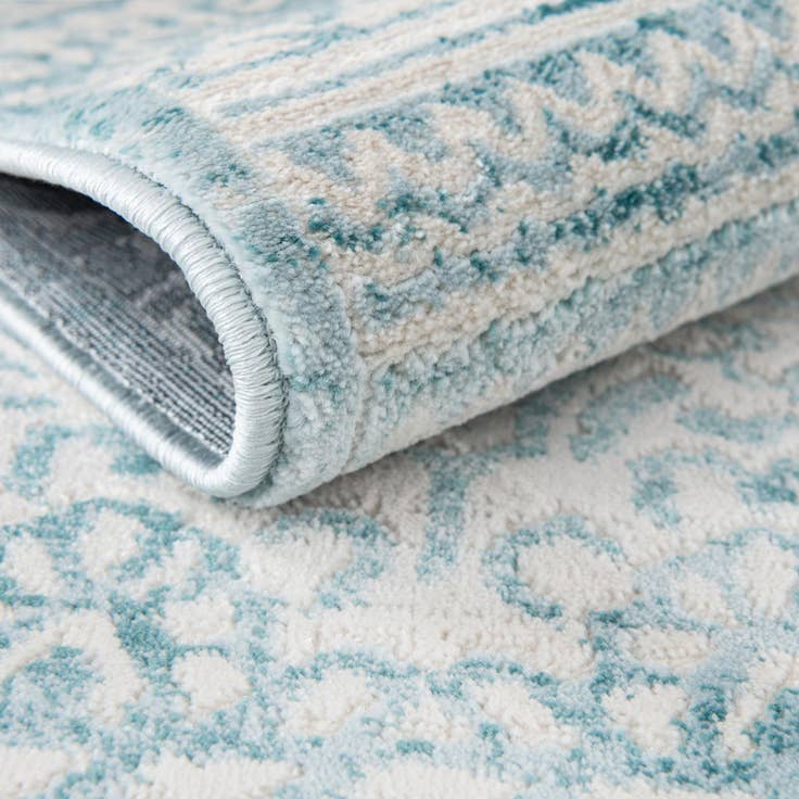 Detail image of Jill Zarin 2' x 3' Uptown Cloisters Rug
