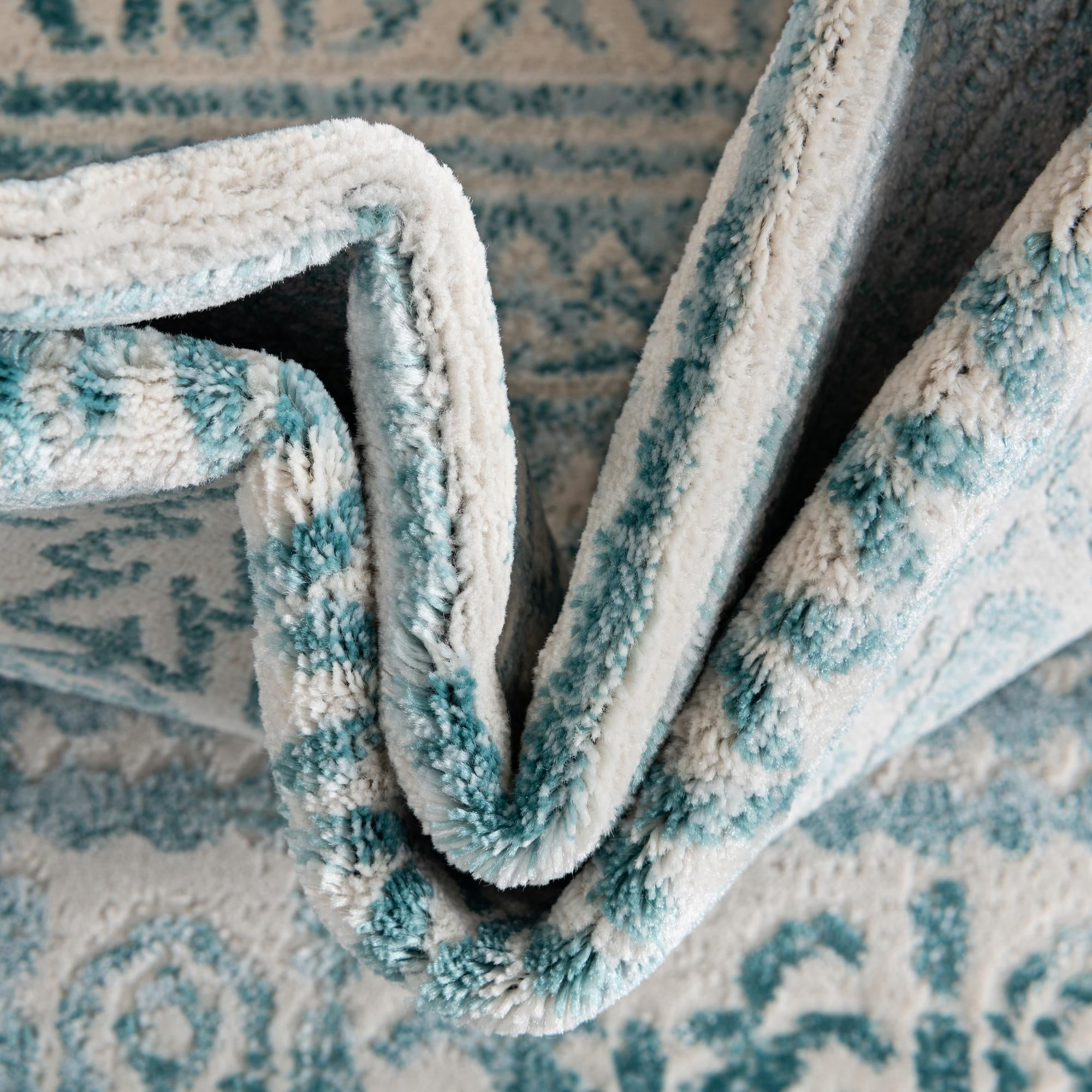2' x 3' Uptown Cloisters Rug