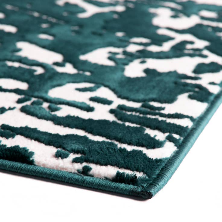 Detail image of 7' 10 x 10' Vince Camuto Rug