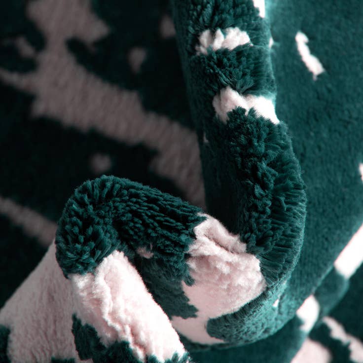 Detail image of 7' 10 x 10' Vince Camuto Rug