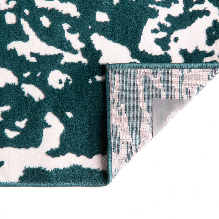 Detail image of 7' 10 x 10' Vince Camuto Rug