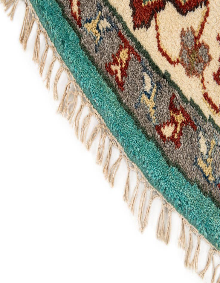 Detail image of 8' x 8'  Hand Knotted Heriz Wool Round Rug