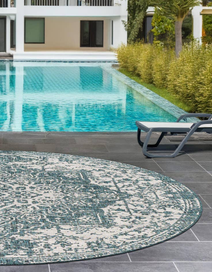 Detail image of 4' x 4' Easy-Clean Jill Zarin Dubai Indoor / Outdoor Round Rug