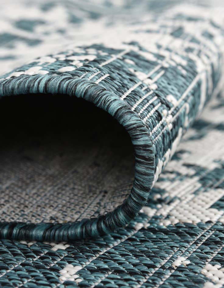 Detail image of 4' x 4' Easy-Clean Jill Zarin Dubai Indoor / Outdoor Round Rug