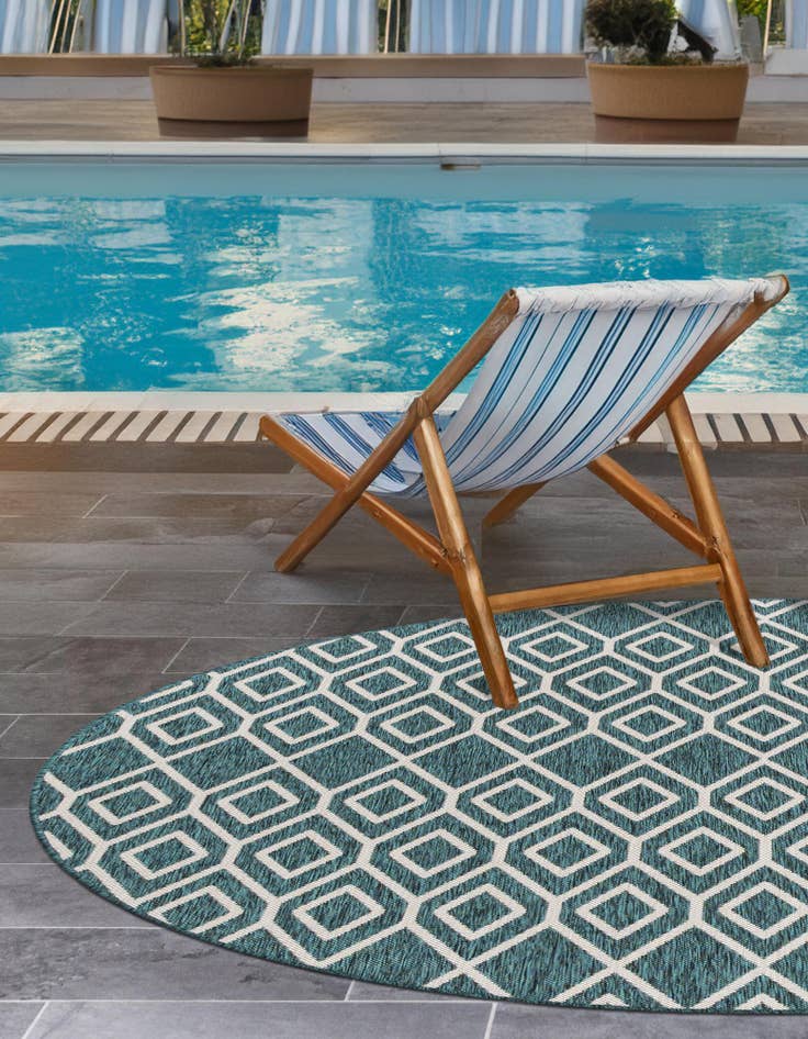 Detail image of 6' 7 x 6' 7 Easy-Clean Jill Zarin Turks and Caicos Indoor / Outdoor Round Rug
