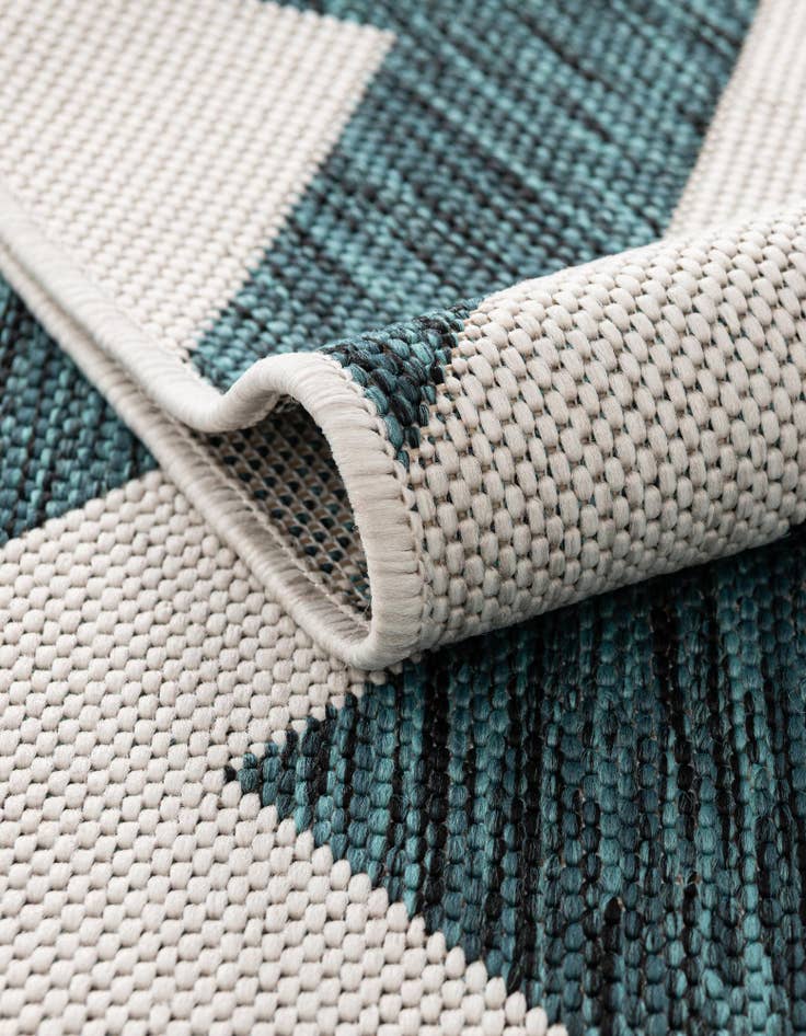 Detail image of 4' x 4' Easy-Clean Jill Zarin Napa Indoor / Outdoor Round Rug
