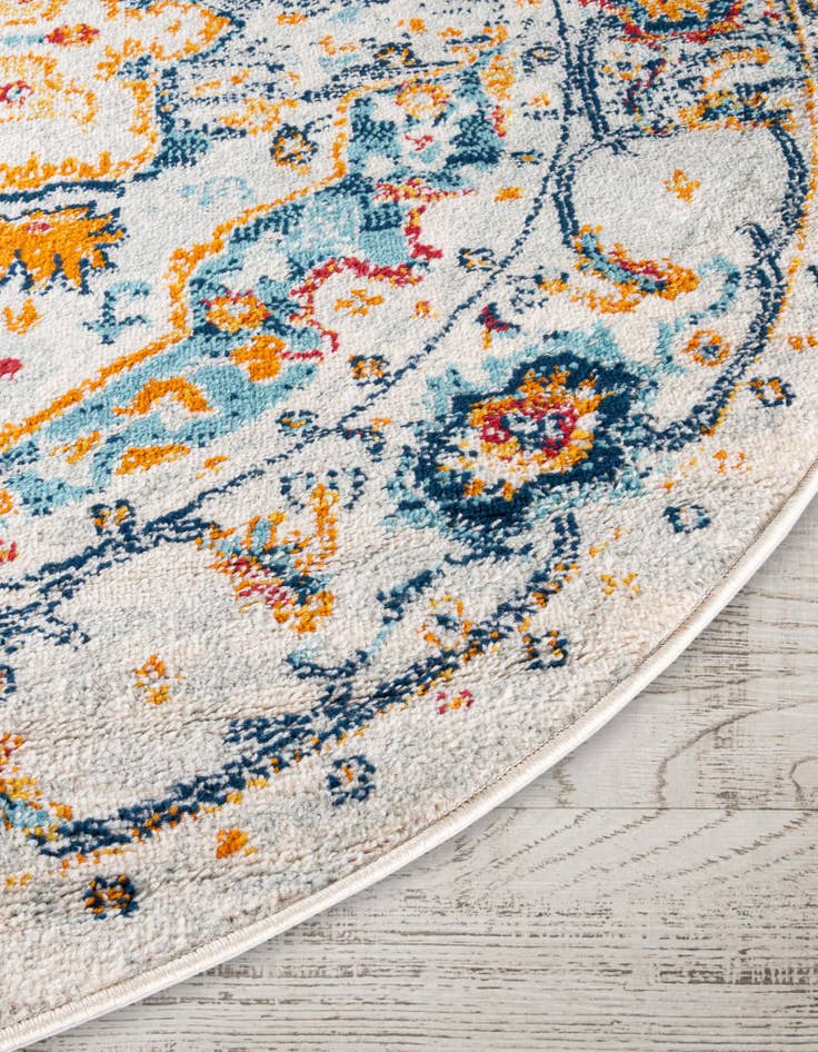 Detail image of 7' 10 x 7' 10 Madeline Vintage Round Rug