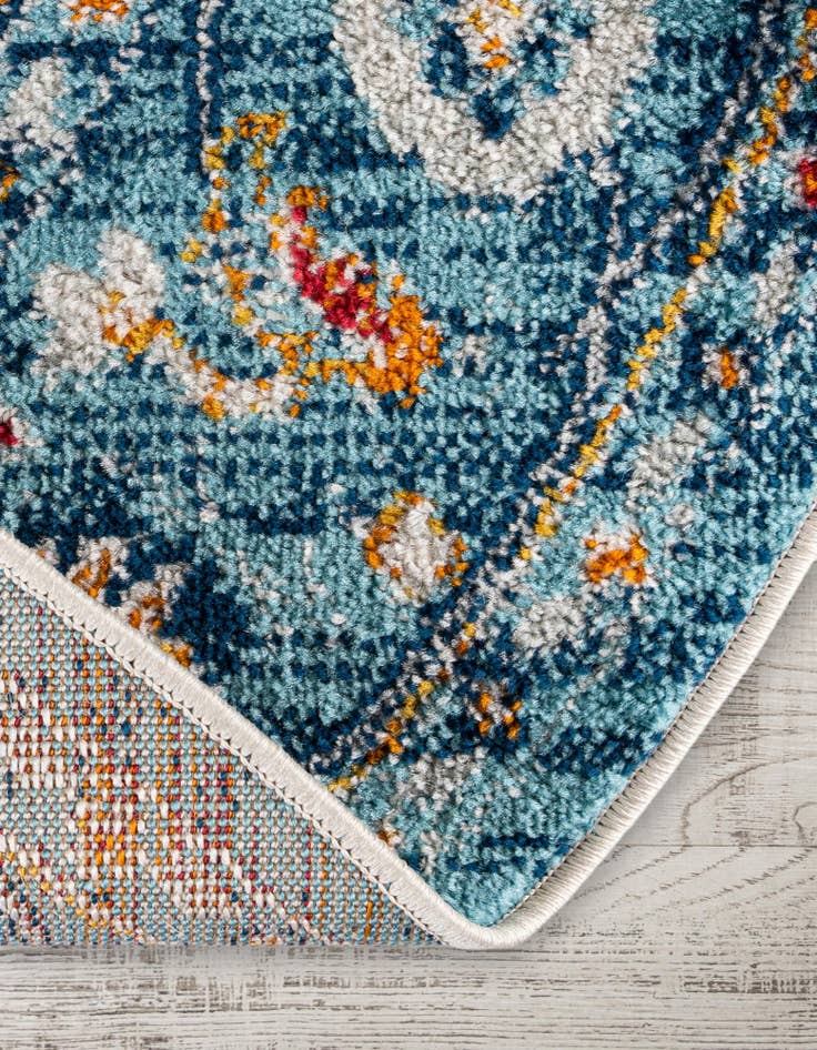 Detail image of 7' 10 x 7' 10 Madeline Vintage Round Rug