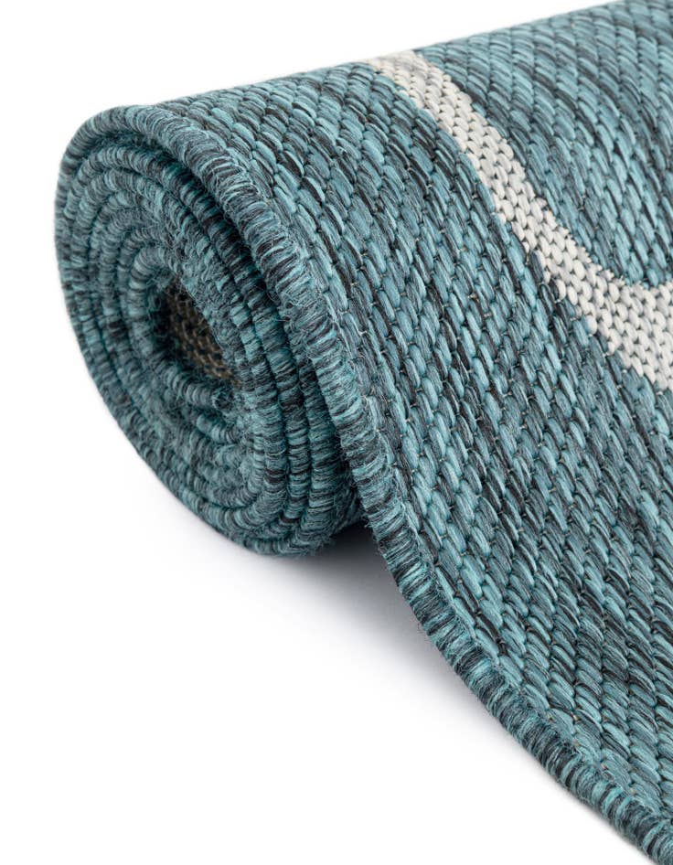 Detail image of 4' x 4' Easy-Clean Botanical Indoor / Outdoor Round Rug