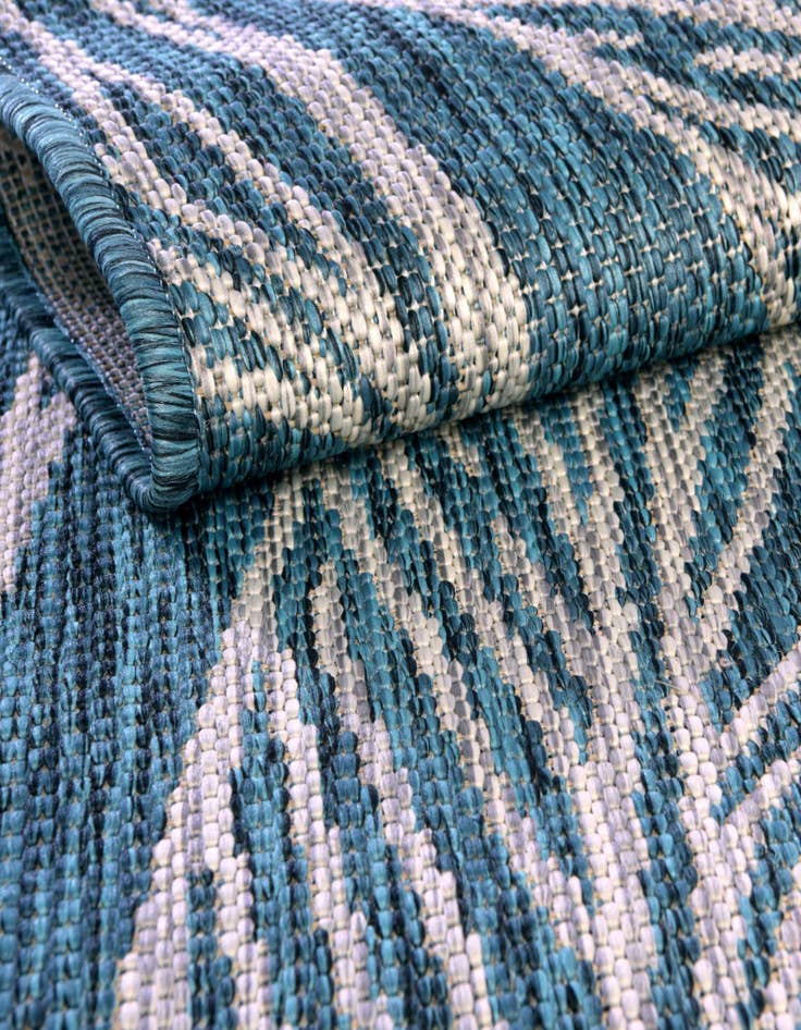 Detail image of 4' x 4'  Washable Botanical Indoor / Outdoor Round Rug