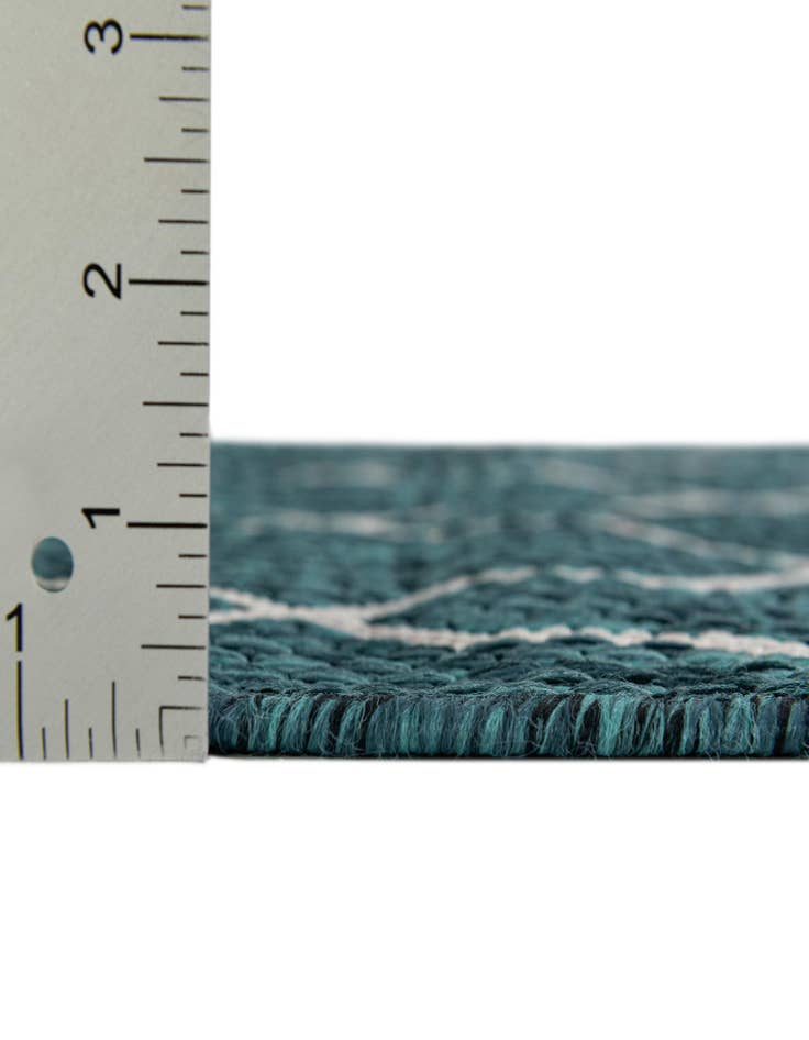 Detail image of 4' x 4' Washable Lattice Indoor / Outdoor Round Rug