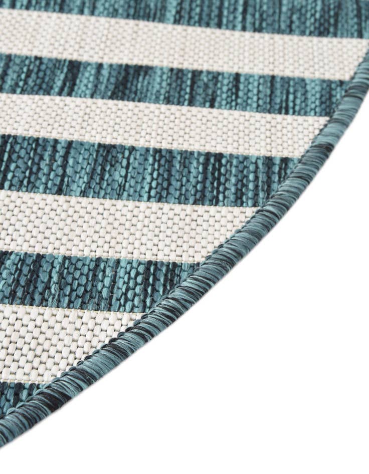 Detail image of 4' x 4' Easy-Clean Striped Indoor / Outdoor Round Rug