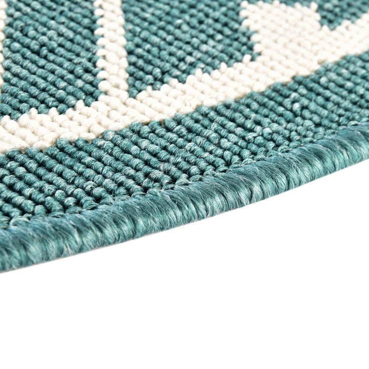 Detail image of 7' x 7' Easy-Clean Trellis Indoor / Outdoor Round Rug